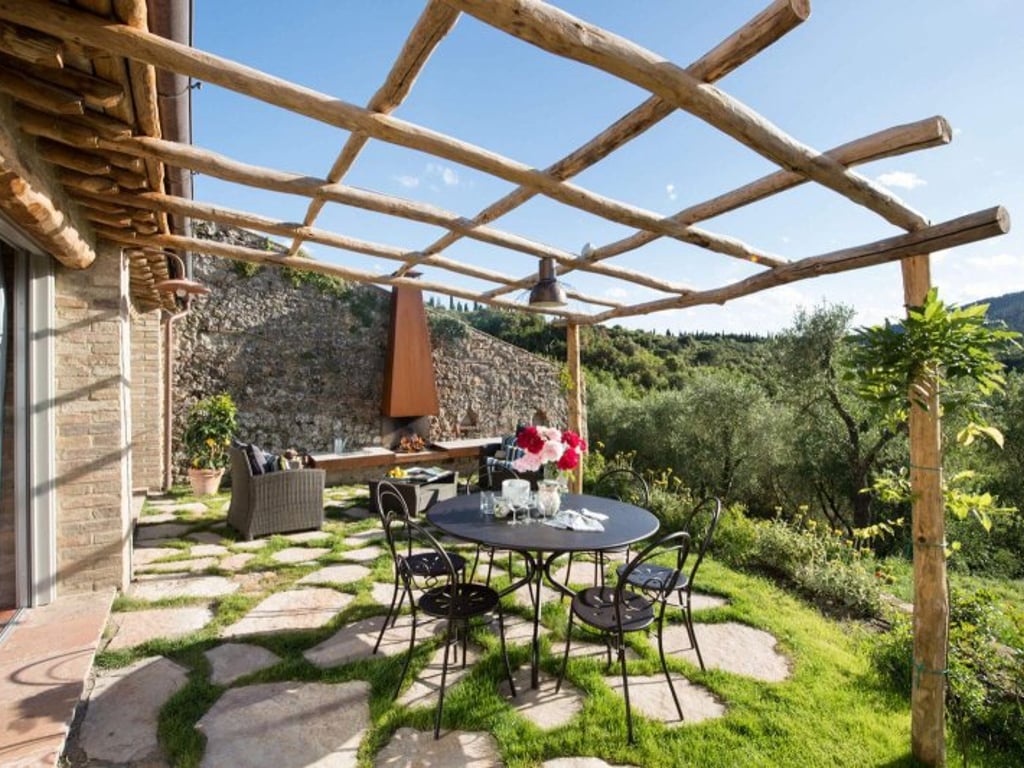 Emilio | Stylish Villa for 4 on historic Tuscan estate