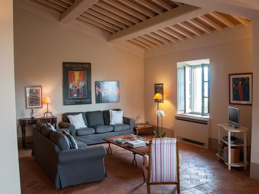 Aceronina | San Casciano dei Bagni villa for six with pool 