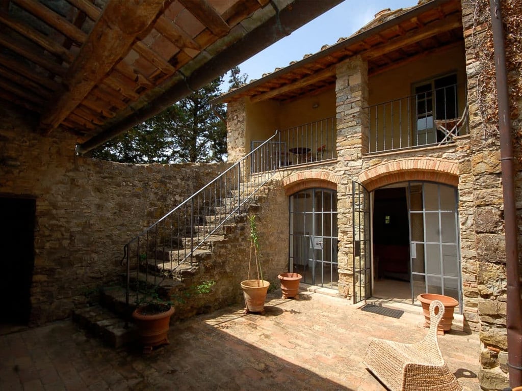 Castellaccio | A classic Chianti villa with pool and tennis court