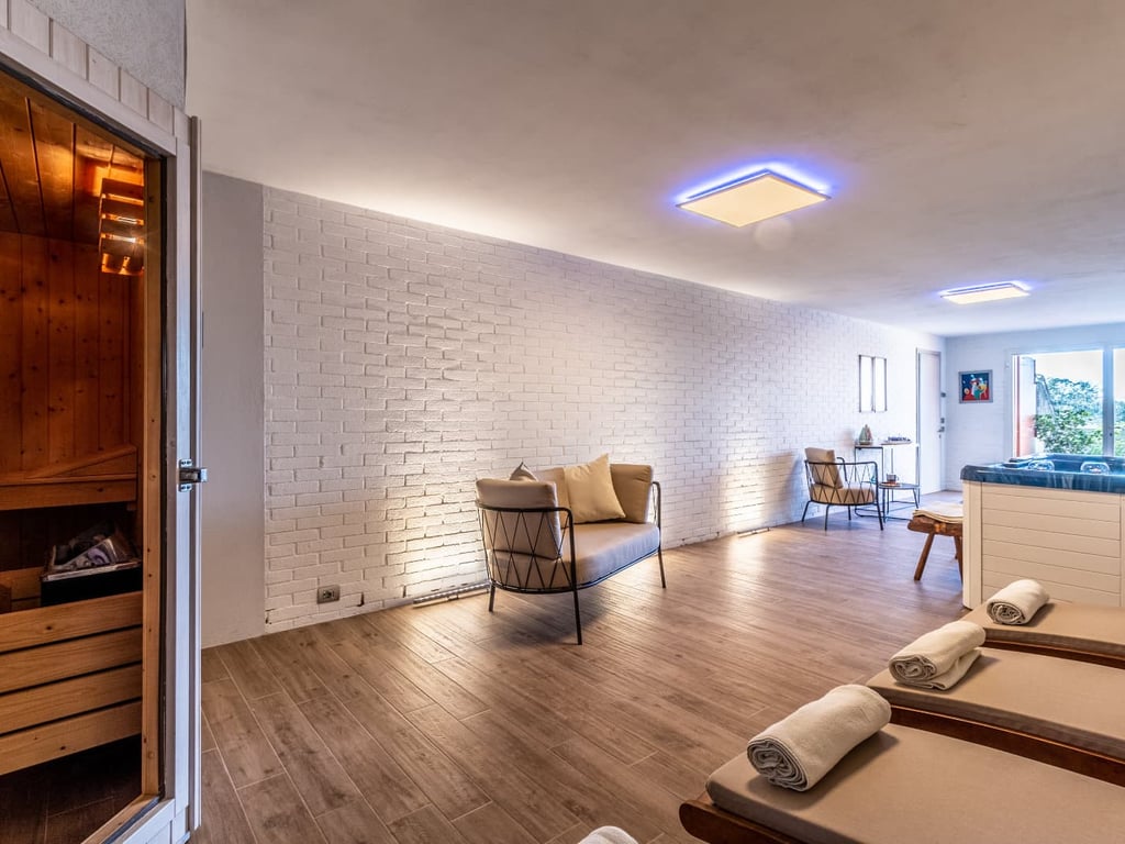 Fienile | Elegant Siena Villa for 10 with Pool and Spa