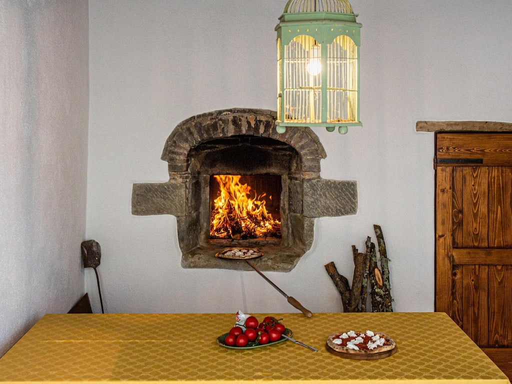 Podere Castello | Elegant Tuscan Farmhouse with vineyard views