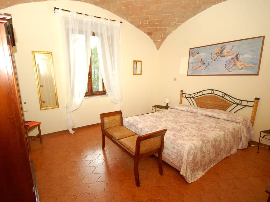 Rustico | Agriturismo for 4 with a shared pool, by Casole d'Elsa