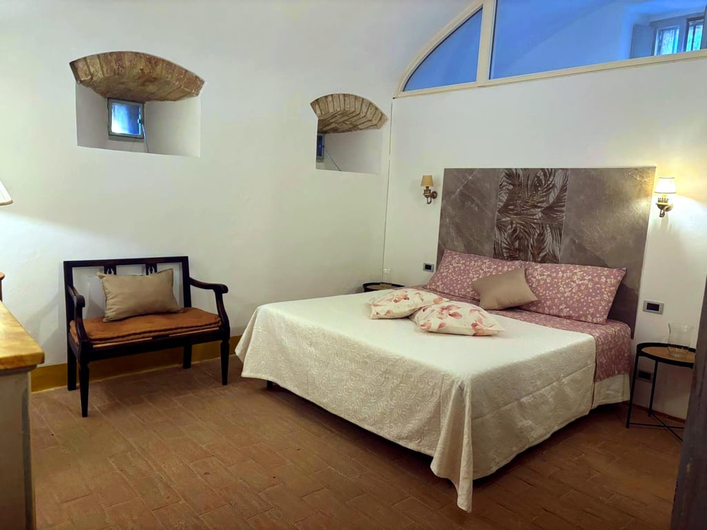 Stigliano: Tower One | Apartment for two in a Siena medieval watchtower