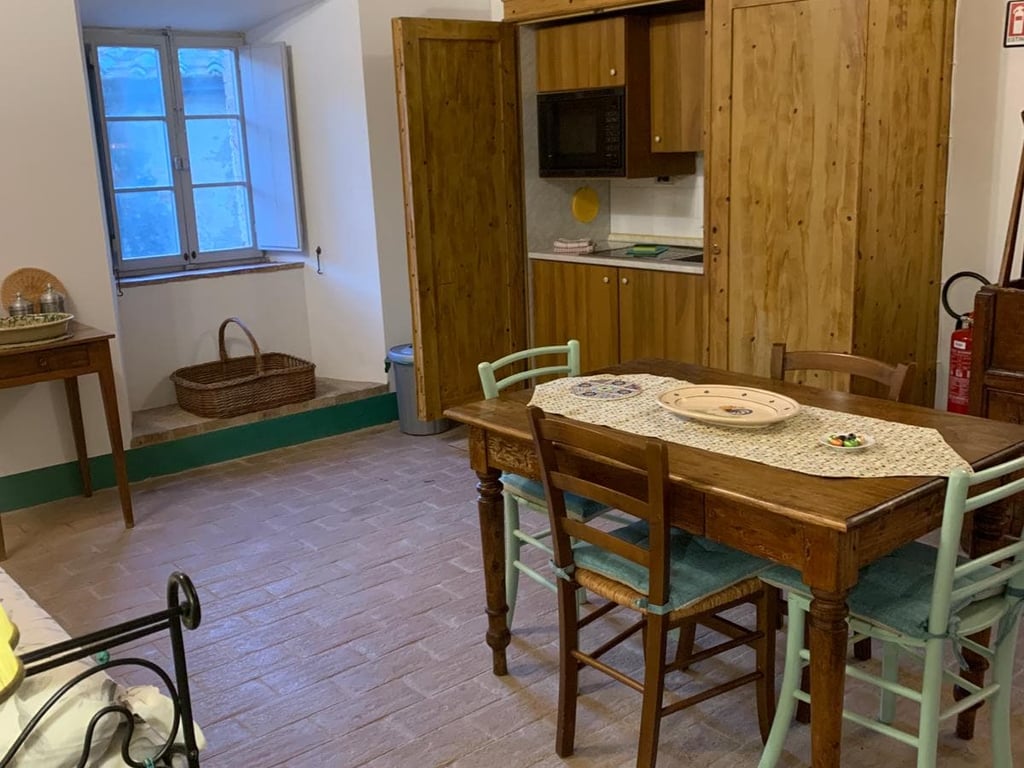 Stigliano: Tower Two | Tuscan apartment for 2 in a medieval tower