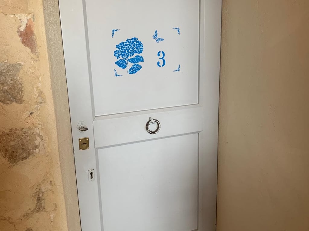 Stigliano: Tower Three | Apartment in a medieval Sienese tower