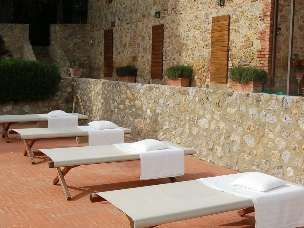 Trebbiano | Cottage for two with shared pool near Siena