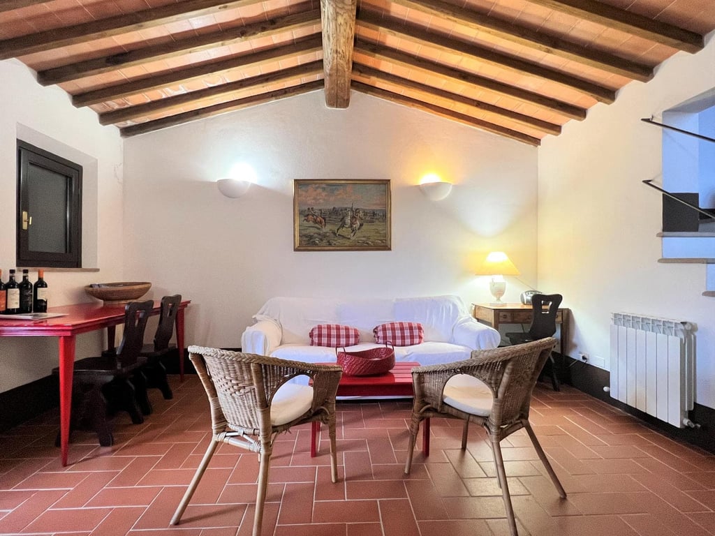 Trebbiano | Cottage for two with shared pool near Siena