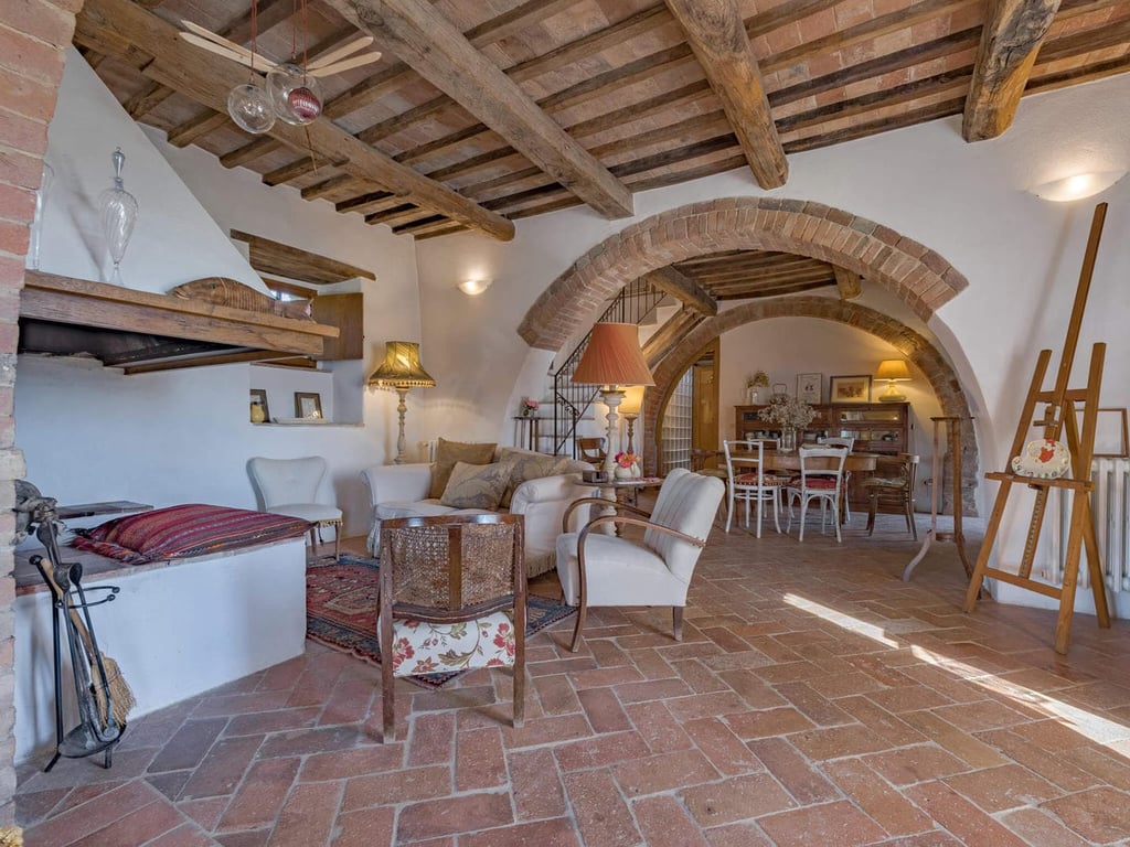 Villa Nuoto | An exquisite villa for 12 in Valdorcia