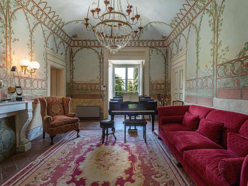 Villa Ponte | Majestic Villa near Lucca with pool and gardens