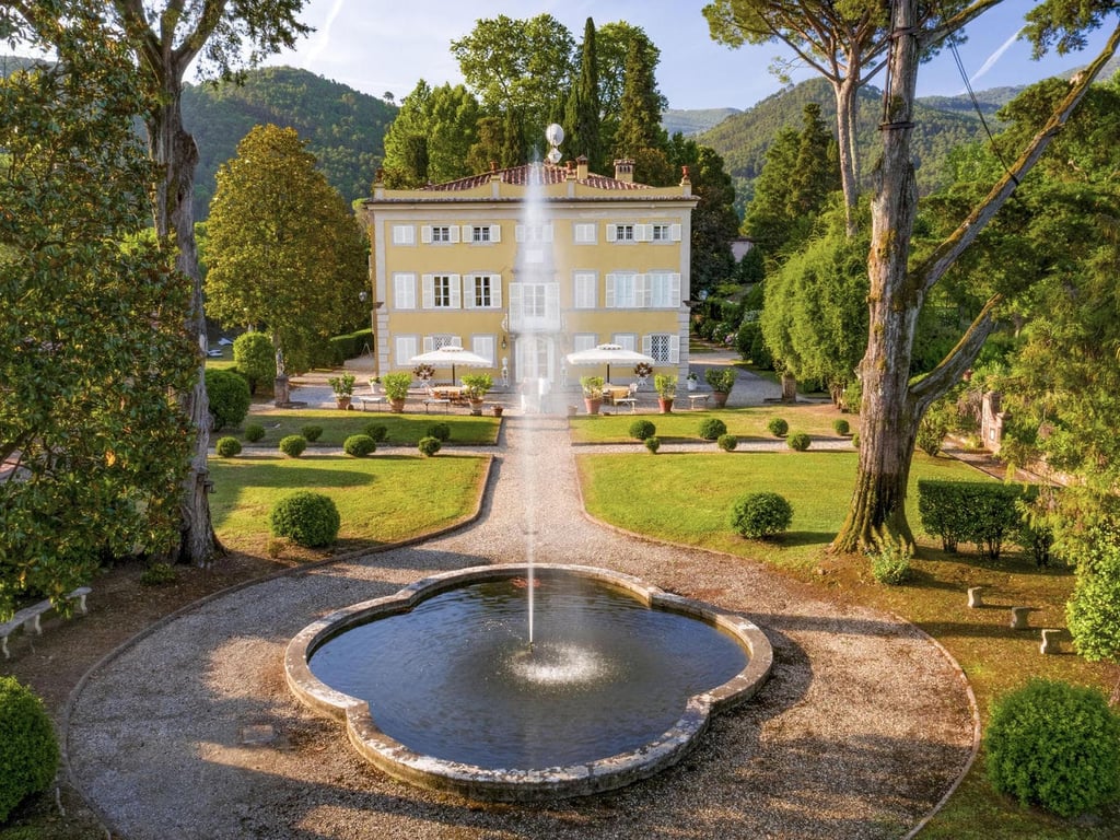 Villa Ponte | Majestic Villa near Lucca with pool and gardens