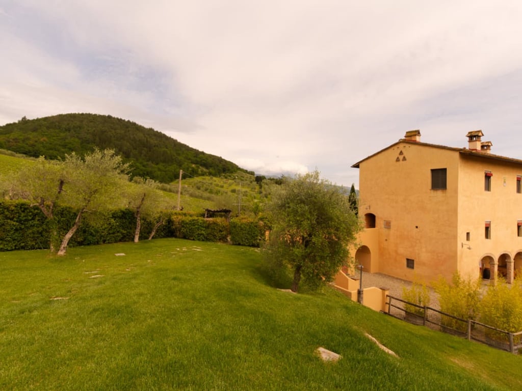 La Ronda | Tuscan apartment on a wine estate near Florence
