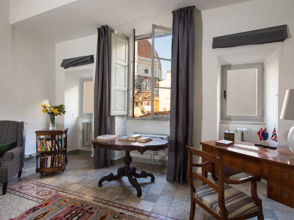 Piero's Place | Central Florence apartment for 6 with A/C and views of the Duomo