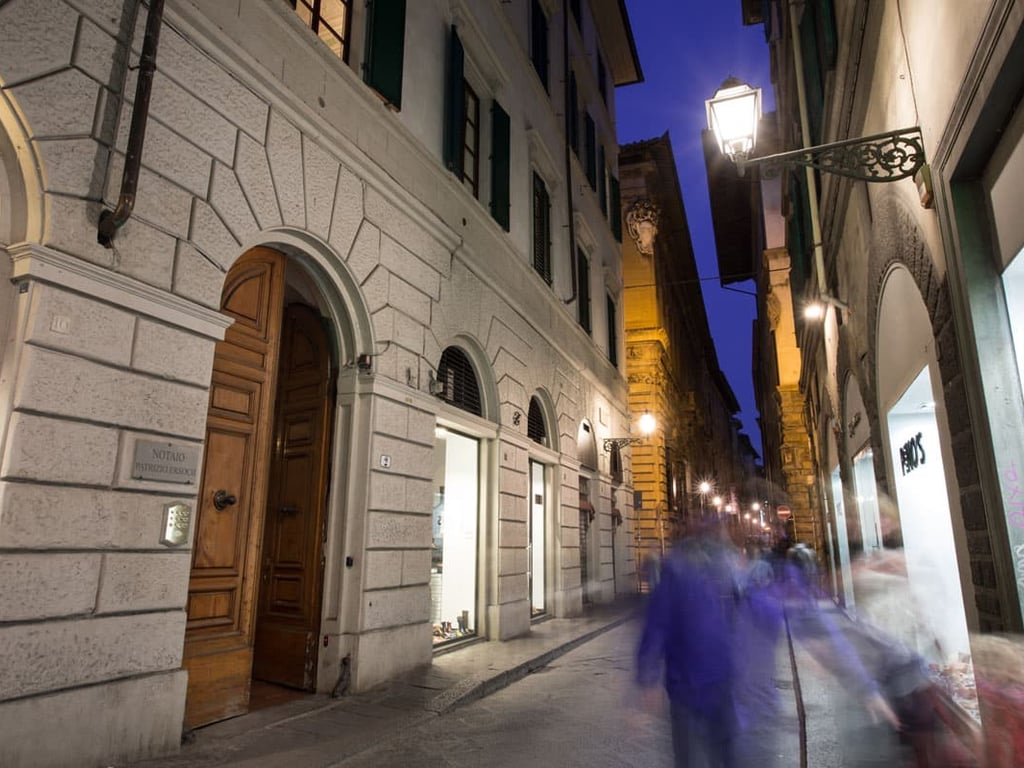 Piero's Place | Central Florence apartment for 6 with A/C and views of the Duomo