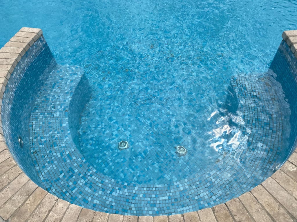 Treggiaia | Val d'Arno villa for 4 with a pool and tennis court