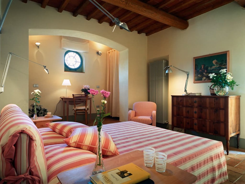 Balconata | Elegant Tuscan villa for 4 with shared pool