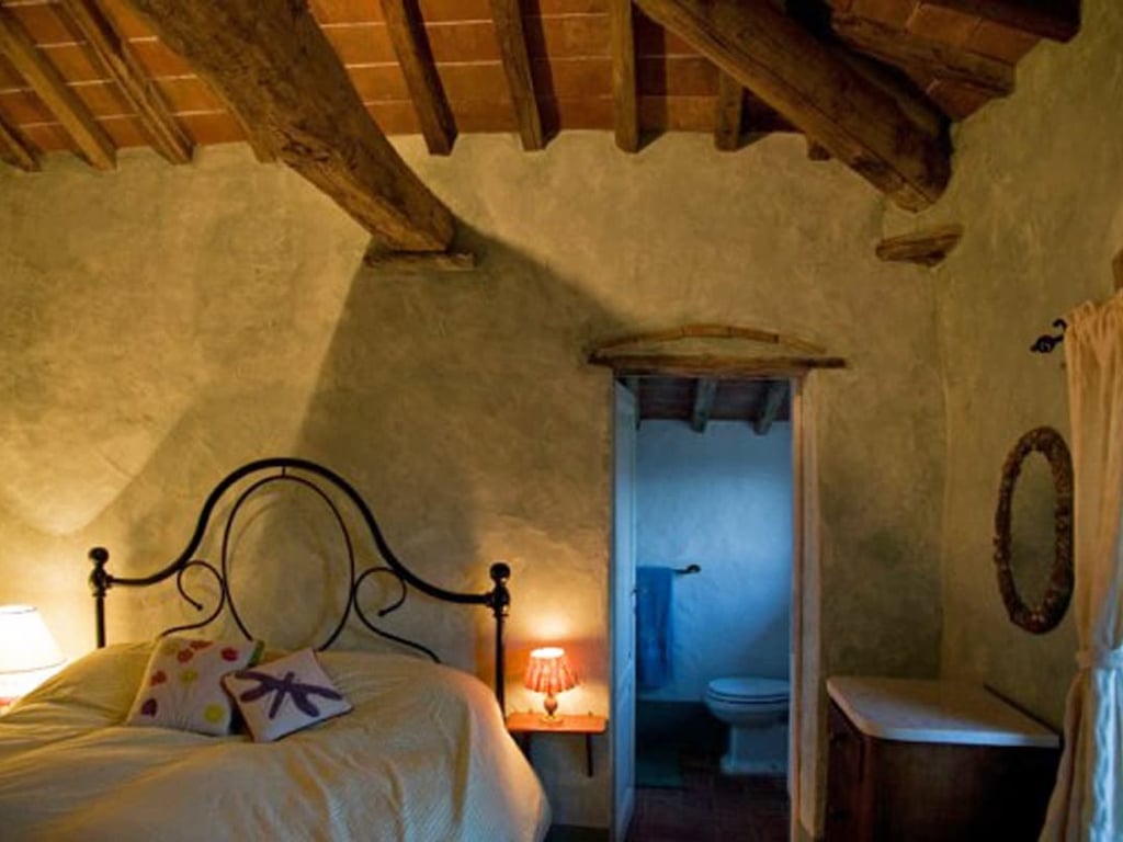 Guardiano | Historic Tuscan villa for 5 with pool