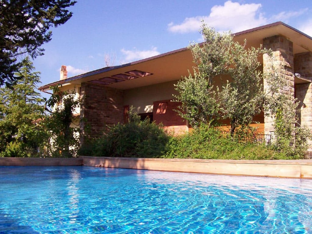 Modernista | Villa for 7 with pool close to a Tuscan village