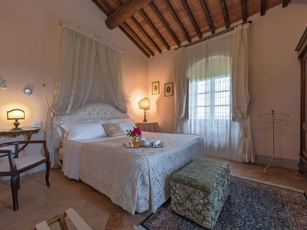 Villa Anatra | Tuscan Villa and Pool for 18