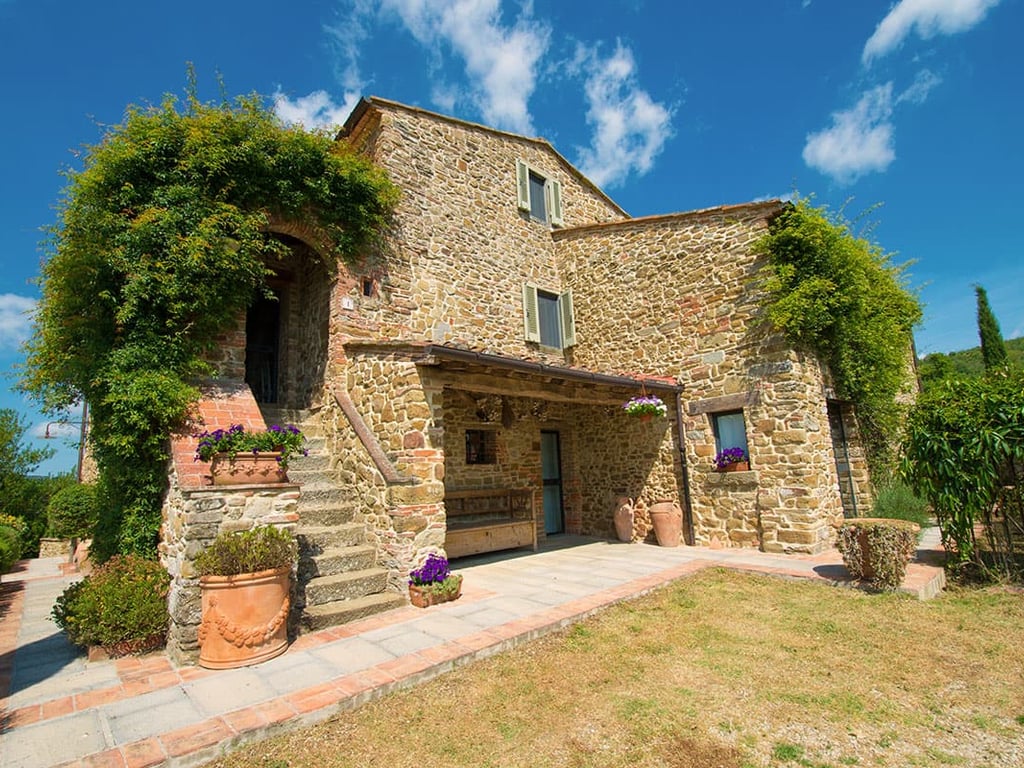 Villa Badia | Family Villa in Tuscany with Fenced Pool