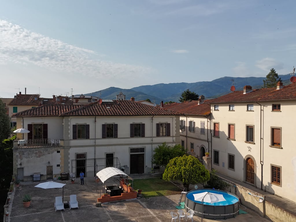 Villa Cicogna | Historic palazzo at the edge of a Tuscan village