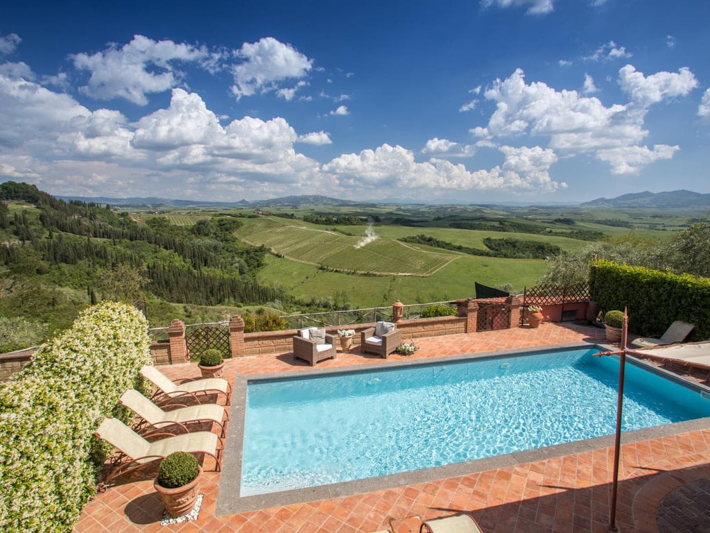 Glicine | Villa and pool in a small Tuscan village
