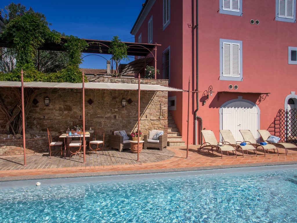 Glicine | Villa and pool in a small Tuscan village