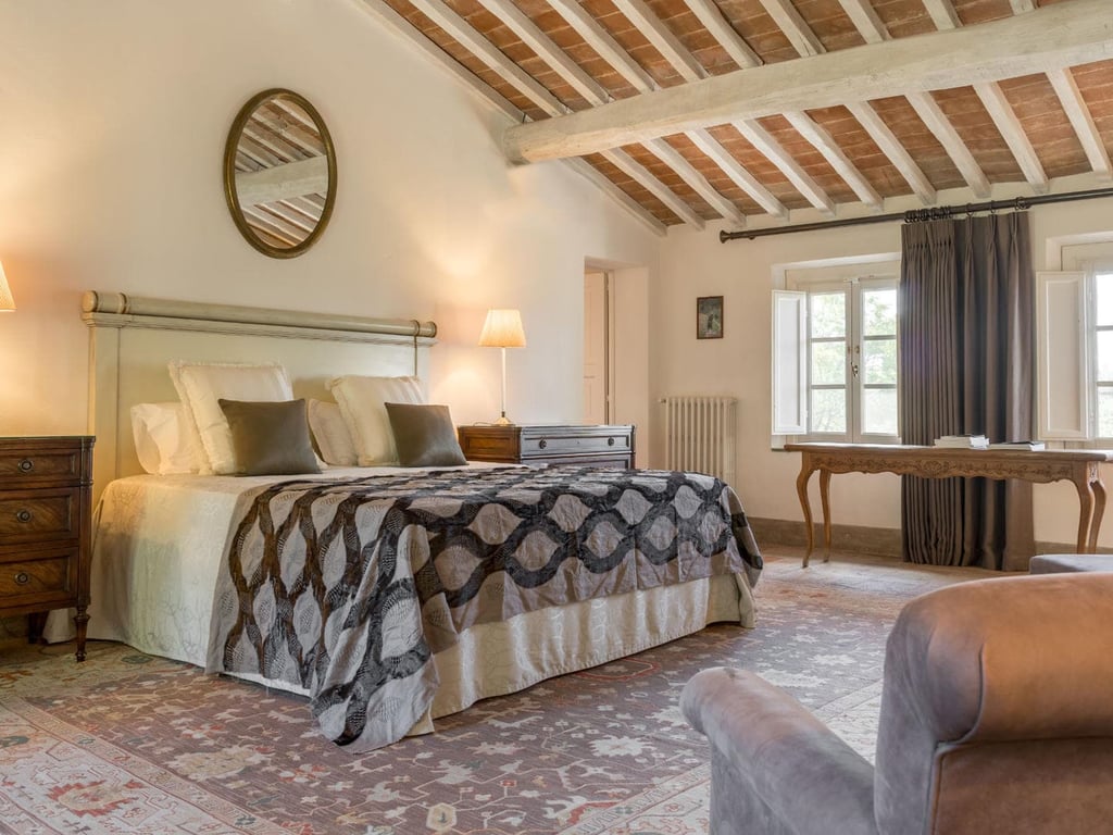 Leccio | Elegant Tuscan Villa for 14 with AC and Pool