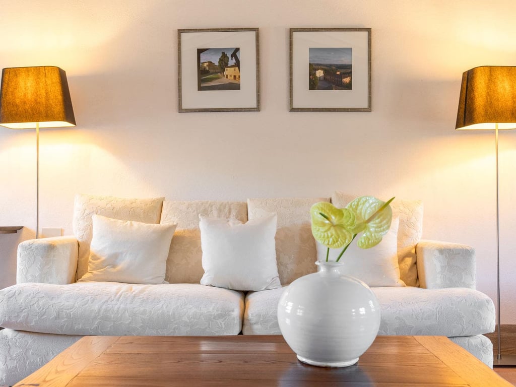 Leccio | Elegant Tuscan Villa for 14 with AC and Pool