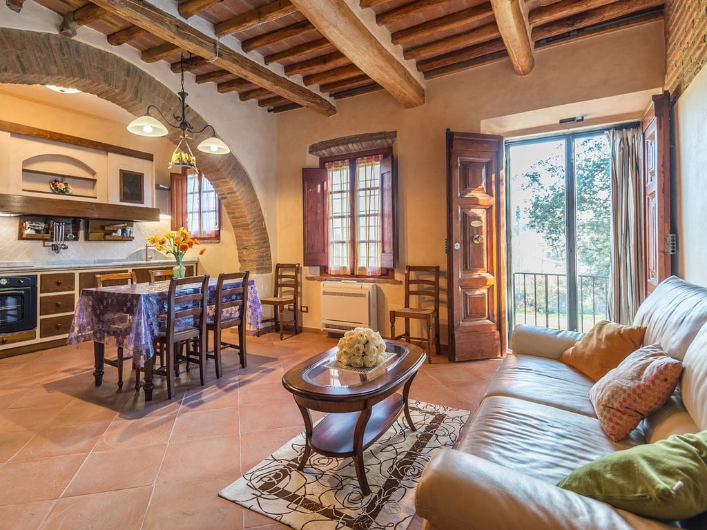 Verdino | Family apartment in a historic villa with shared pool