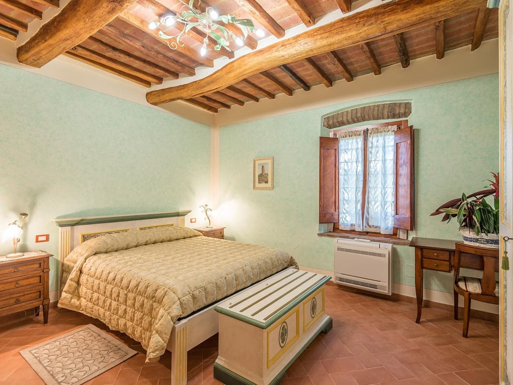Verdino | Family apartment in a historic villa with shared pool