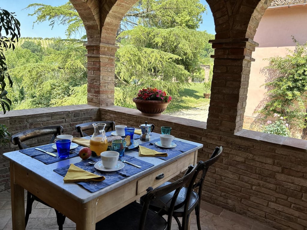 Villa dei Fiori | Charming Tuscan Villa for 4 with private pool and gardens
