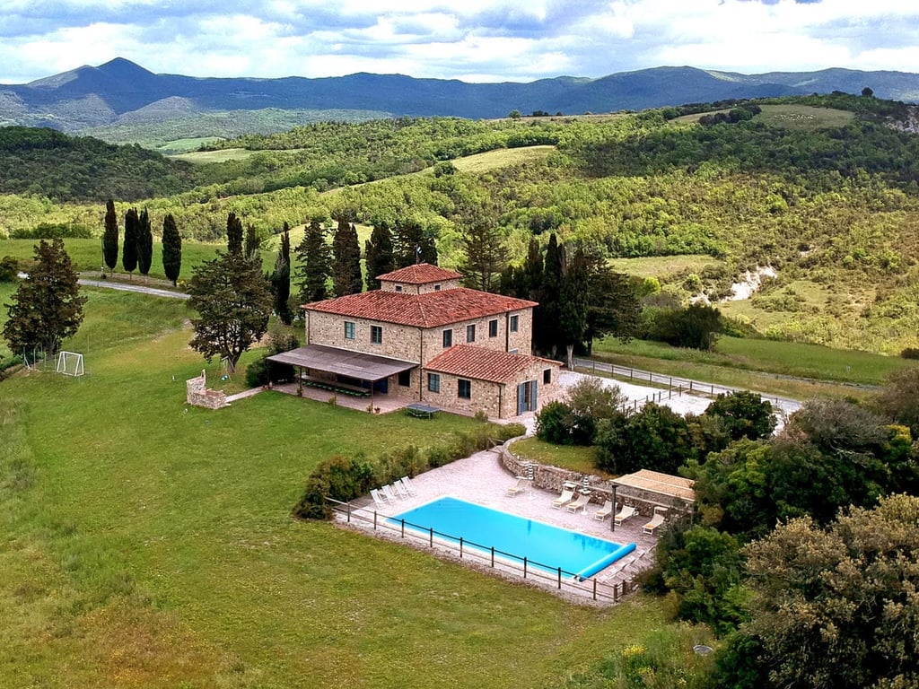 Villa Costa | Luxury Tuscan villa a short distance from the sea