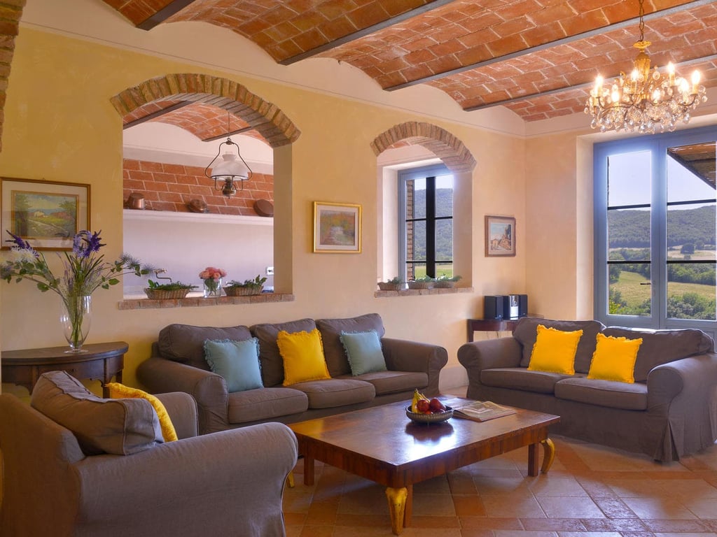 Poggetto | Tuscan villa and pool for 16 near the Coast