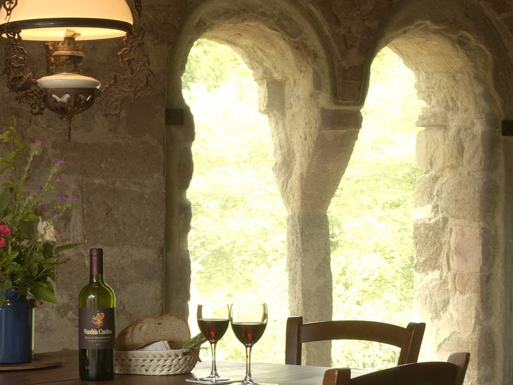 Bifora | A romantic cottage in Italy with wonderful views.