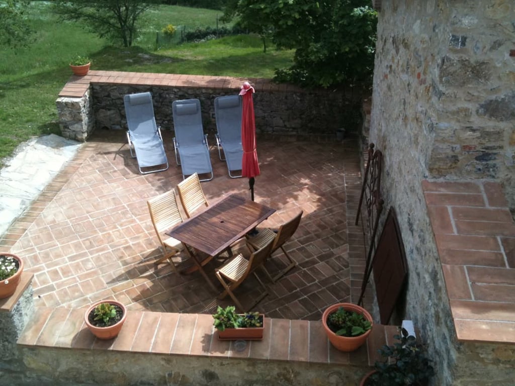 Natura | Eco apartment with private patio on a Tuscan hilltop