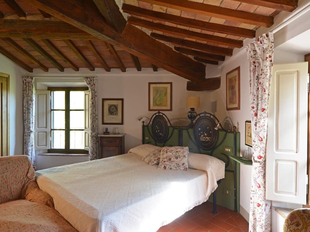 San Romito | Romantic apartment and roof terrace in Tuscan Olive Groves