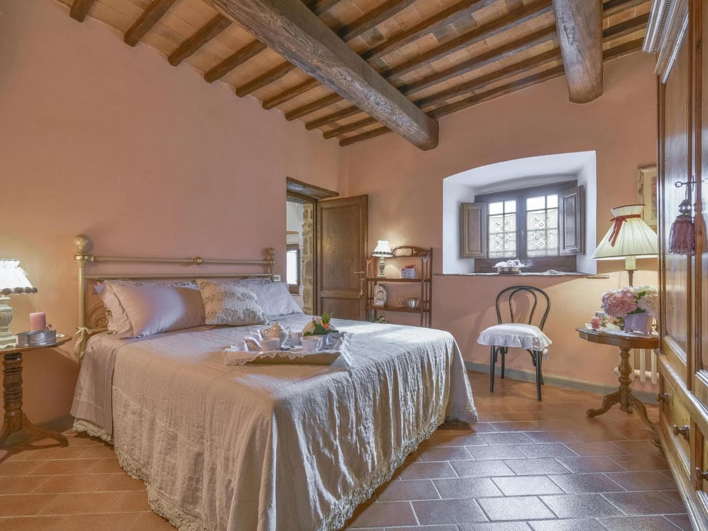 Panfilo | A modern Tuscan villa and pool for 14