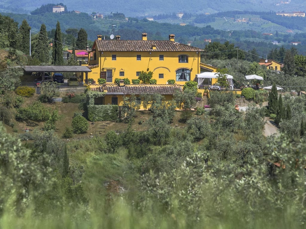 Panfilo | A modern Tuscan villa and pool for 14