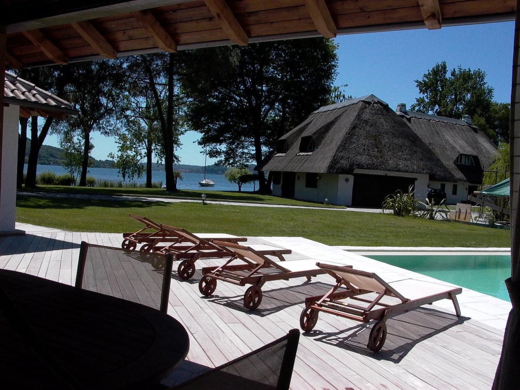 Erno | Luxury waterfront villa with a private beach and golf course