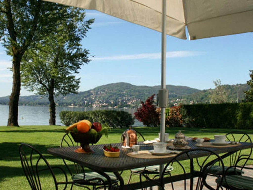 Eva's Cottage | A lakeside cottage on Lake Maggiore, Italy