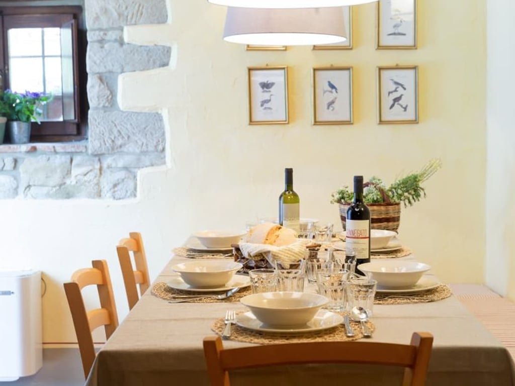 Torretta | Villa and Pool by village in Emilia-Romagna