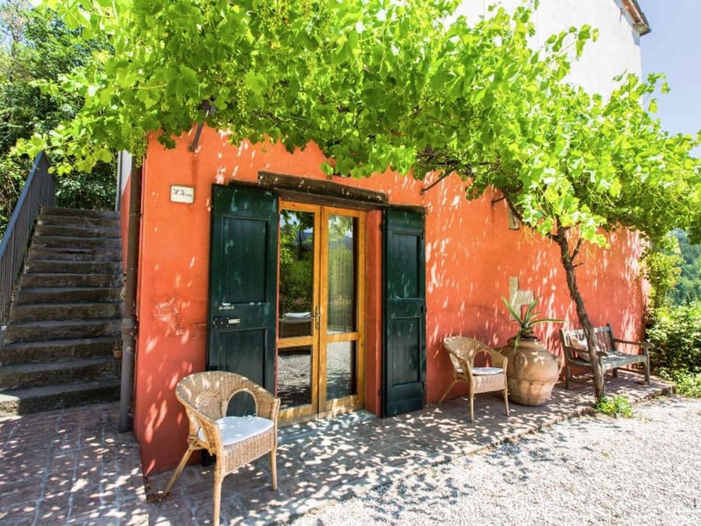 Torretta | Villa and Pool by village in Emilia-Romagna