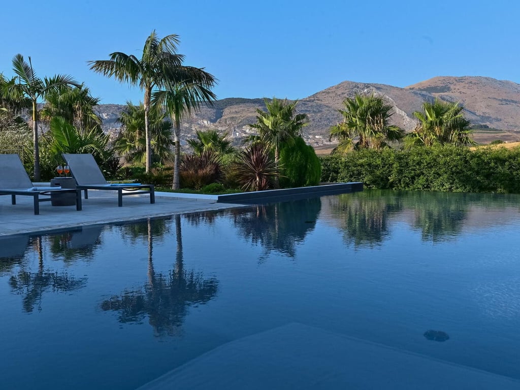 Tangi | Elegant Sicilian Villa and Pool