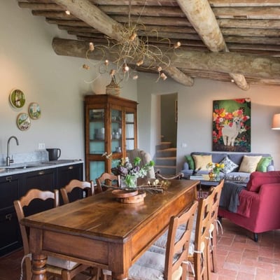 Emilio | Stylish Villa for 4 on historic Tuscan estate