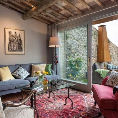 Emilio | Stylish Villa for 4 on historic Tuscan estate