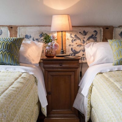 Emilio | Stylish Villa for 4 on historic Tuscan estate