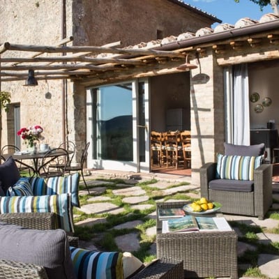 Emilio | Stylish Villa for 4 on historic Tuscan estate
