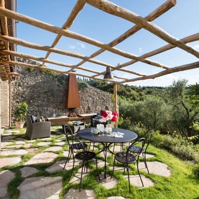 Emilio | Stylish Villa for 4 on historic Tuscan estate