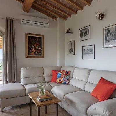 Casa Andrea | San Gimignano cottage for 4 with a hot tub