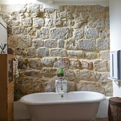 A bath next to history